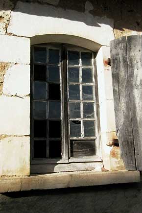 Détail de la fenêtre du logis