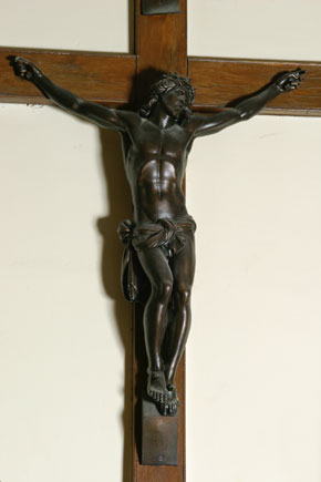 Statue de Christ en croix