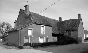 Vue d'ensemble avant démolition de la maison d'angle